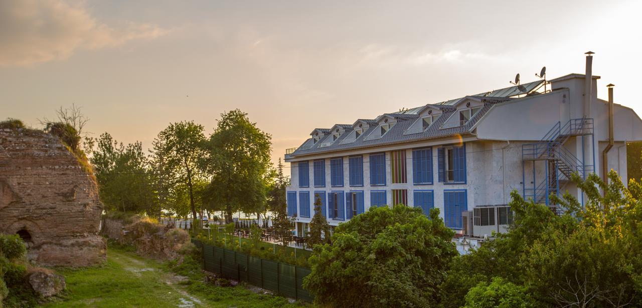 Limnades Hotel Iznik Exterior photo